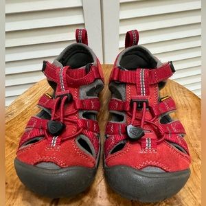 Red washable, Keen sandals, size 11 kids